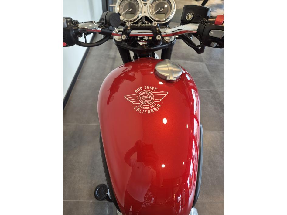 TRIUMPH BONNEVILLE T120 BUD EKINS
