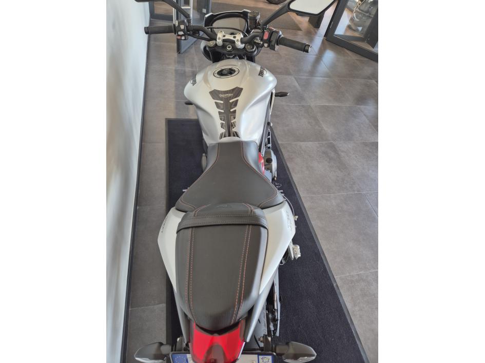 TRIUMPH STREET TRIPLE 765 R
