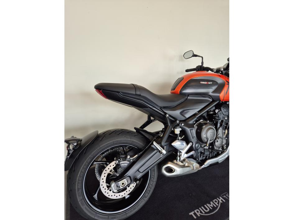 TRIUMPH TRIDENT 660