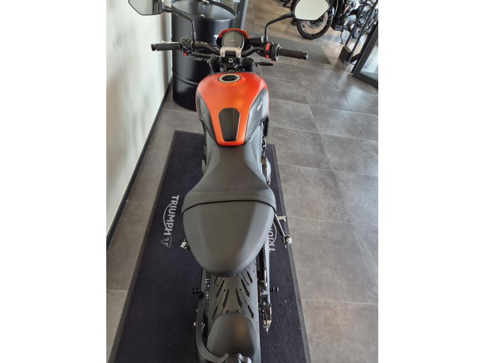 TRIUMPH TRIDENT 660
