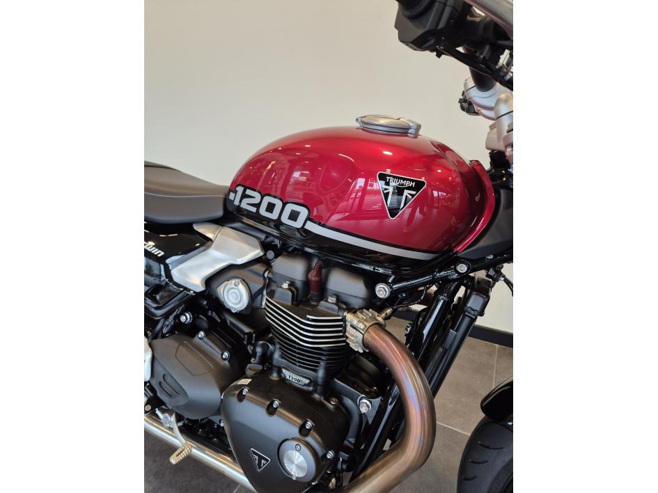 TRIUMPH SPEED TWIN 1200