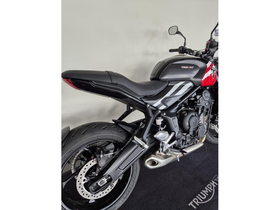 TRIUMPH TRIDENT 660