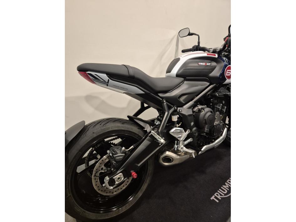 TRIUMPH TRIDENT 660