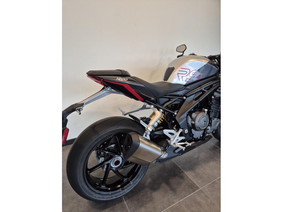 TRIUMPH SPEED TRIPLE 1200 RS