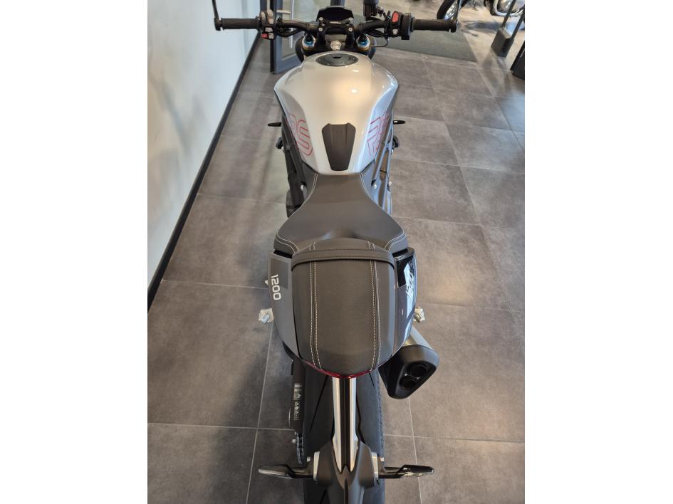 TRIUMPH SPEED TRIPLE 1200 RS