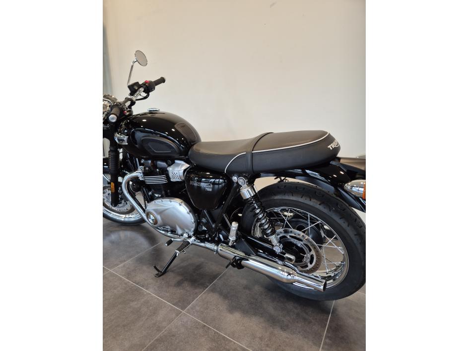 TRIUMPH Bonneville T100